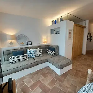 https://apart-in-front-of-the-sea-les-voltes-free-parking.catalonia-hotels.com